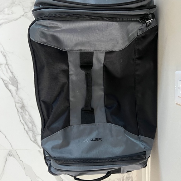 Samsonite 22 Inch Two Wheel Duffle Bag - Picture 8 of 14